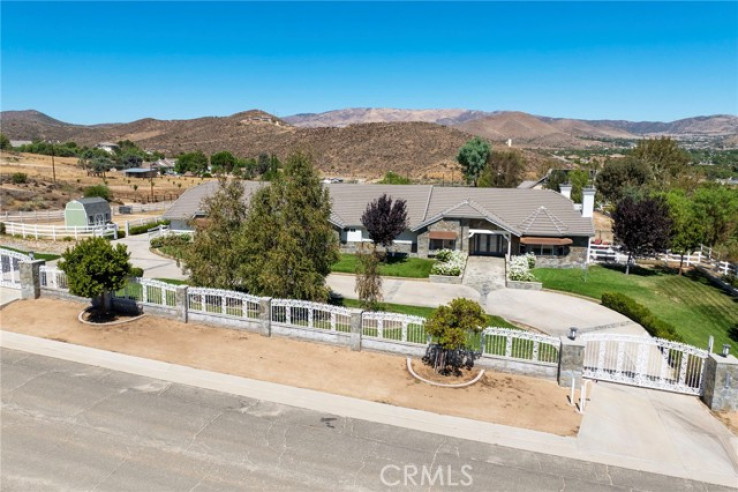 5 Bed Home for Sale in Acton, California