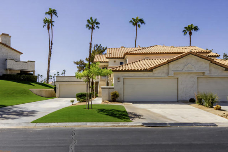 2 Bed Home for Sale in Palm Desert, California