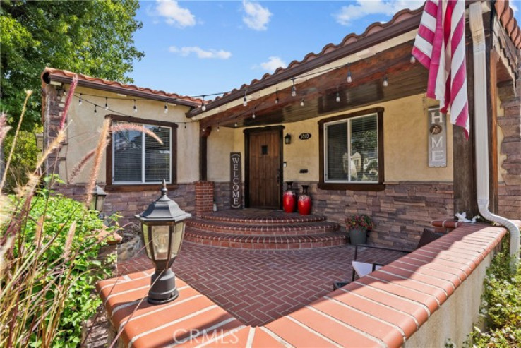 4 Bed Home for Sale in Burbank, California