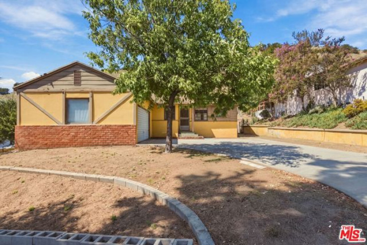 3 Bed Home for Sale in Los Angeles, California