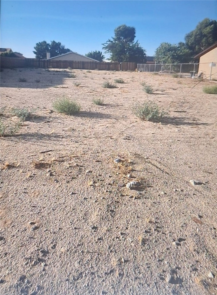 Land in Helendale