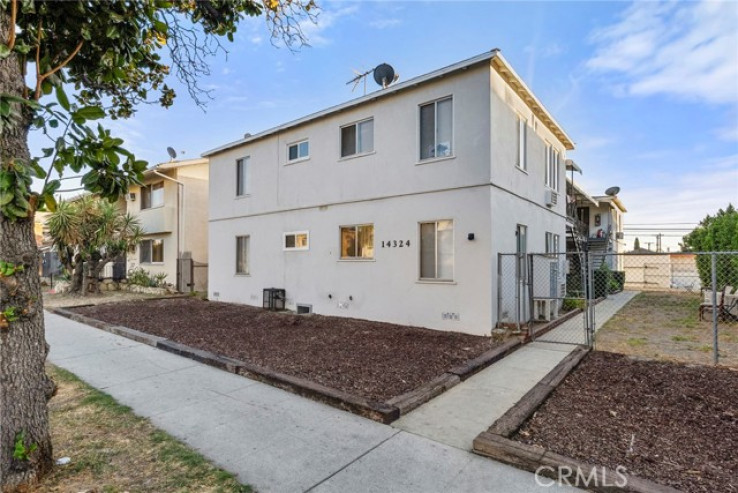 Residential Income in Panorama City