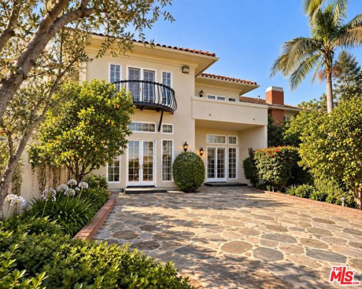 Residential Home in Brentwood