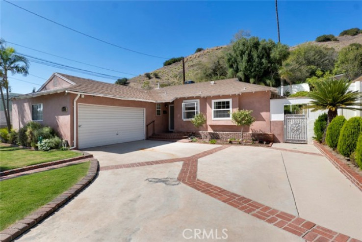 3 Bed Home for Sale in Sun Valley, California