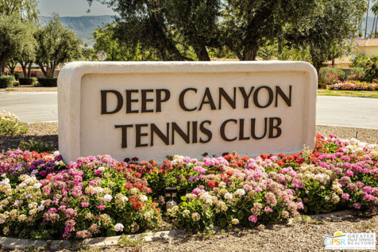 Residential Home in South Palm Desert