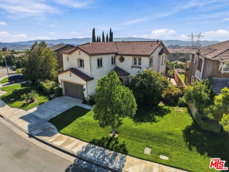 Residential Home in Canyon Country 1