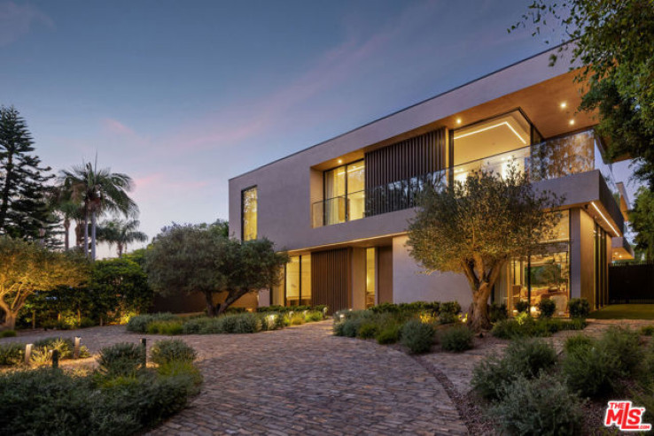 Residential Home in Beverly Hills