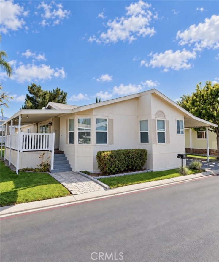 3 Bed Home for Sale in Canyon Country, California