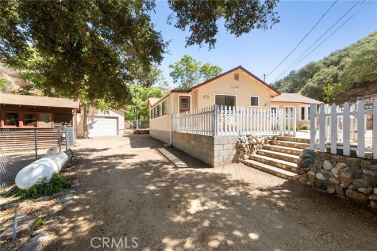 3 Bed Home for Sale in Agua Dulce, California