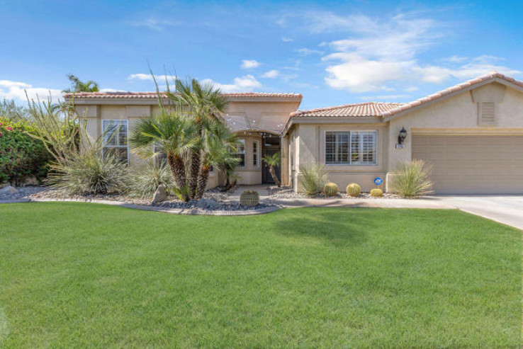 Residential Home in North Palm Desert