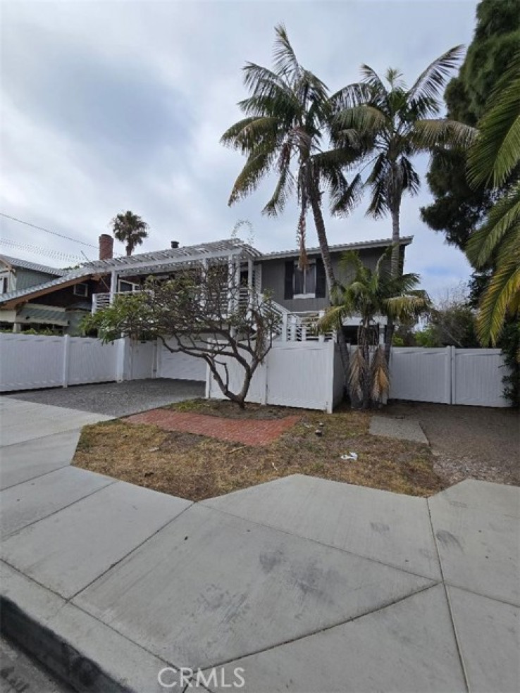 5 Bed Home for Sale in Costa Mesa, California