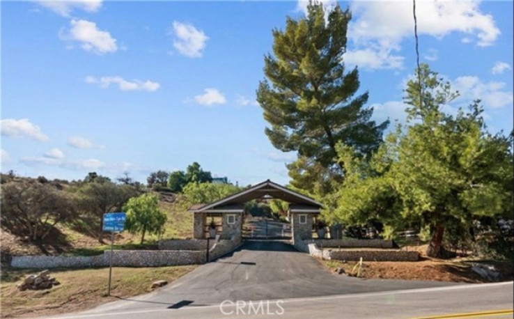 Land in Agua Dulce