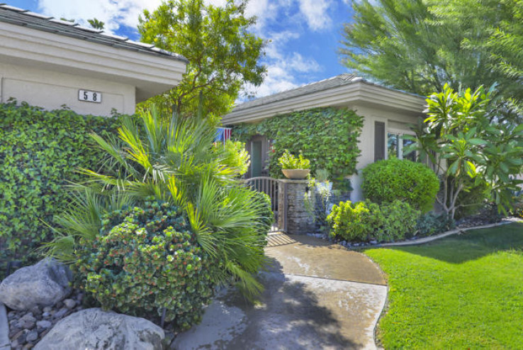 Residential Home in East Palm Desert