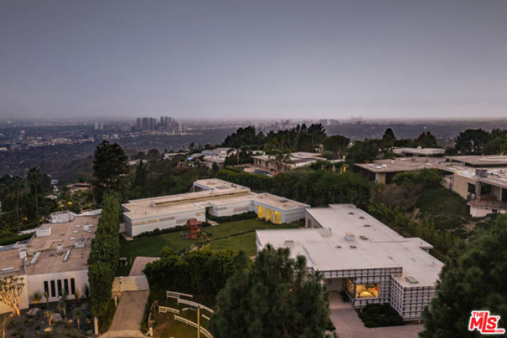 7 Bed Home for Sale in Beverly Hills, California