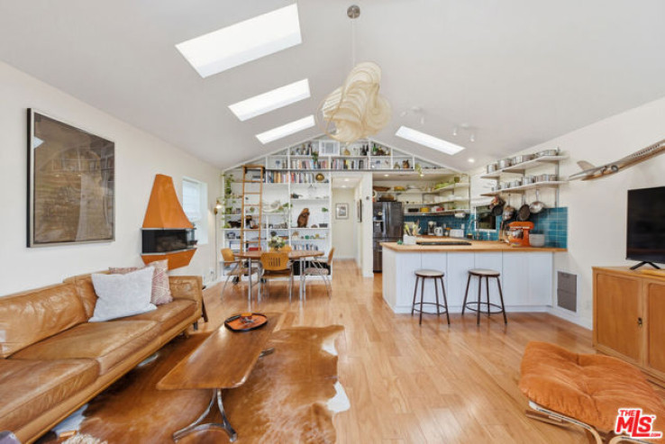 Residential Home in North Hollywood