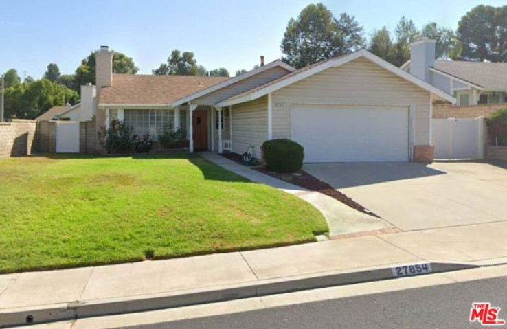 2 Bed Home for Sale in Santa Clarita, California