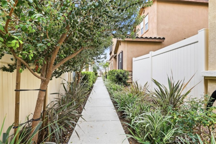 4 Bed Home for Sale in Saugus, California