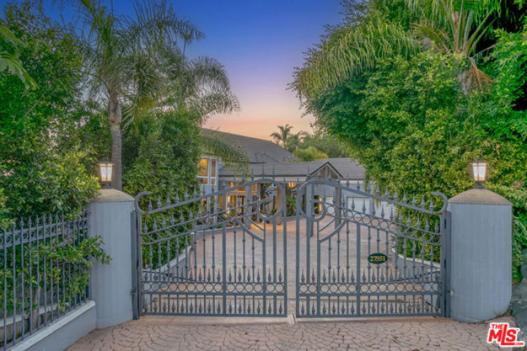 6 Bed Home for Sale in Malibu, California