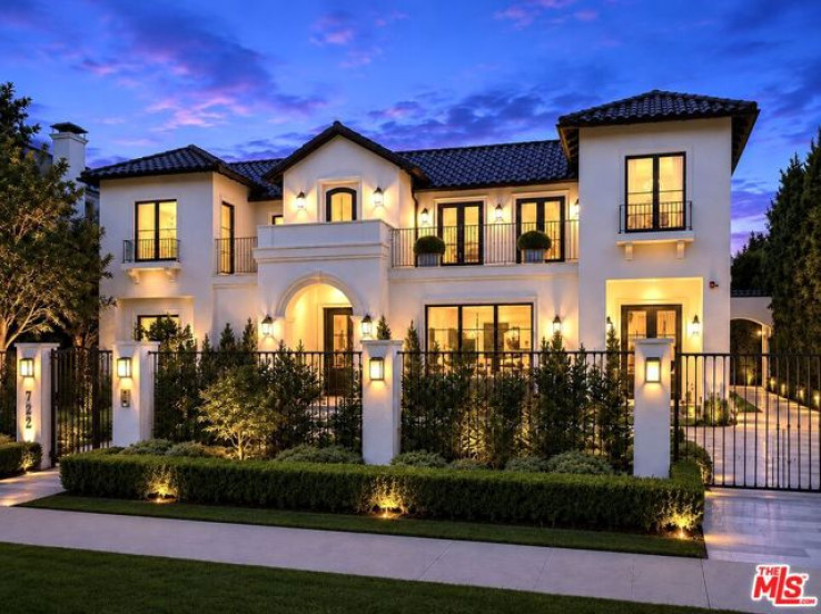 7 Bed Home for Sale in Beverly Hills, California