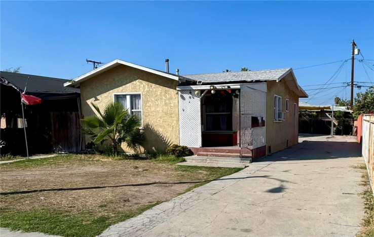 6 Bed Home for Sale in Maywood, California