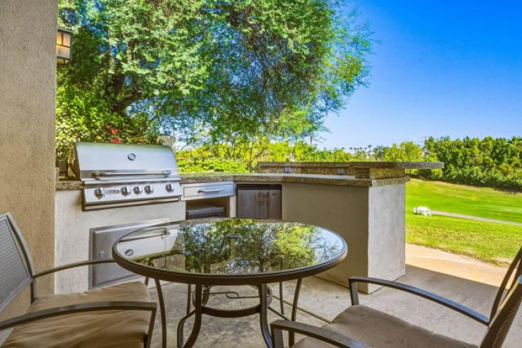 Residential Home in East Palm Desert