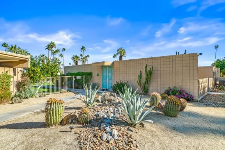 Residential Home in South Palm Desert