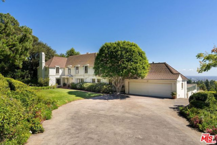 7 Bed Home for Sale in Beverly Hills, California