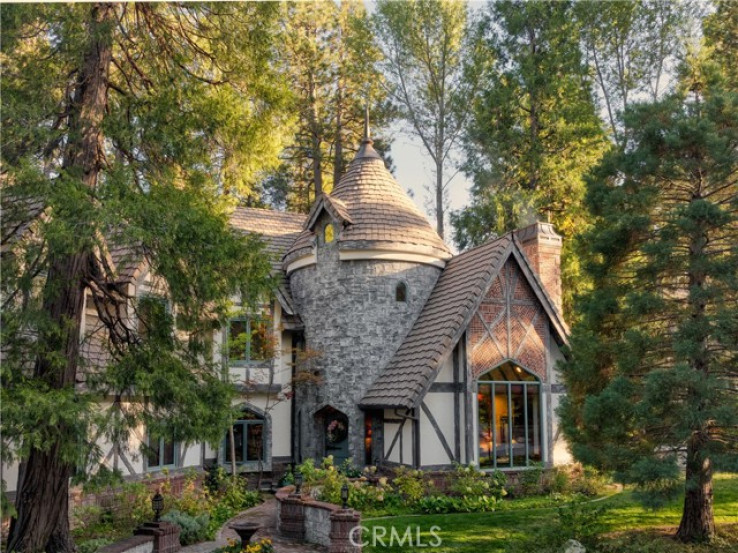 6 Bed Home for Sale in Lake Arrowhead, California