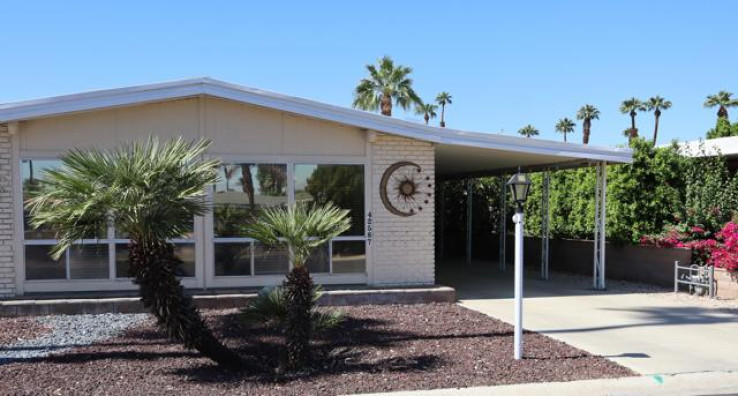Residential Home in North Palm Desert