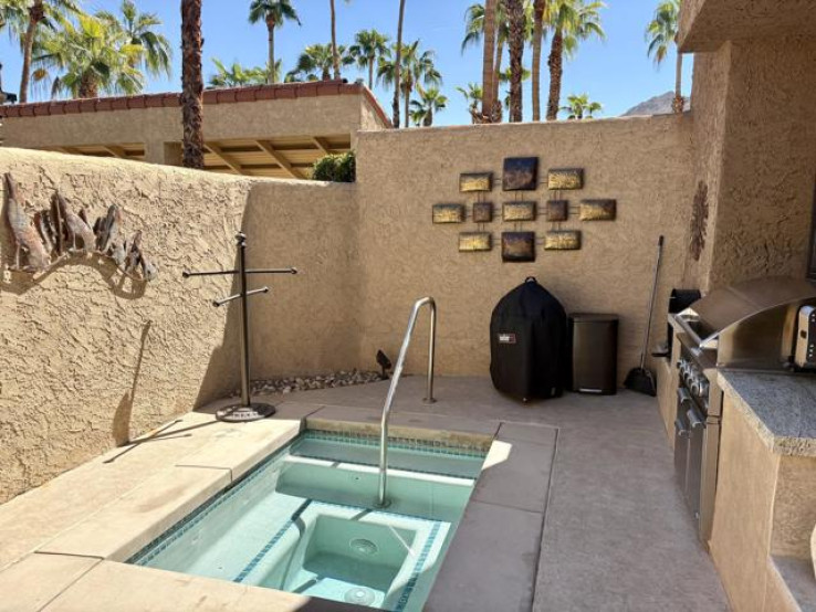Residential Home in South Palm Desert
