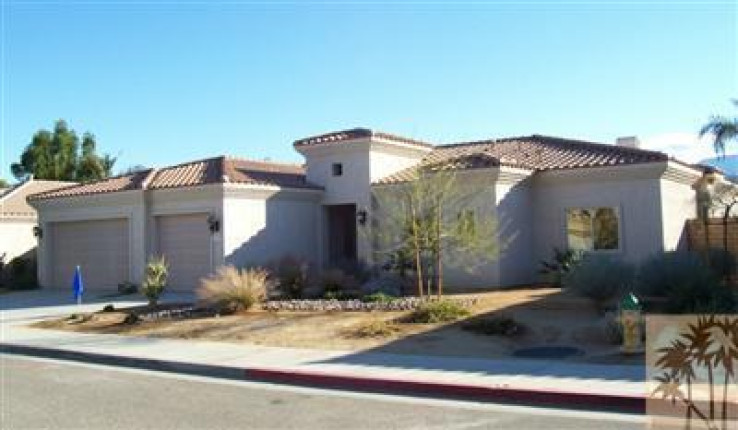 Residential Home in North Palm Desert