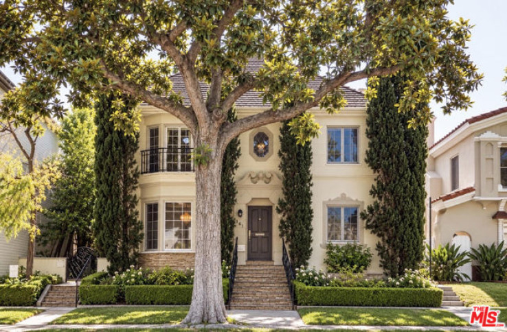 2 Bed Home for Sale in Beverly Hills, California