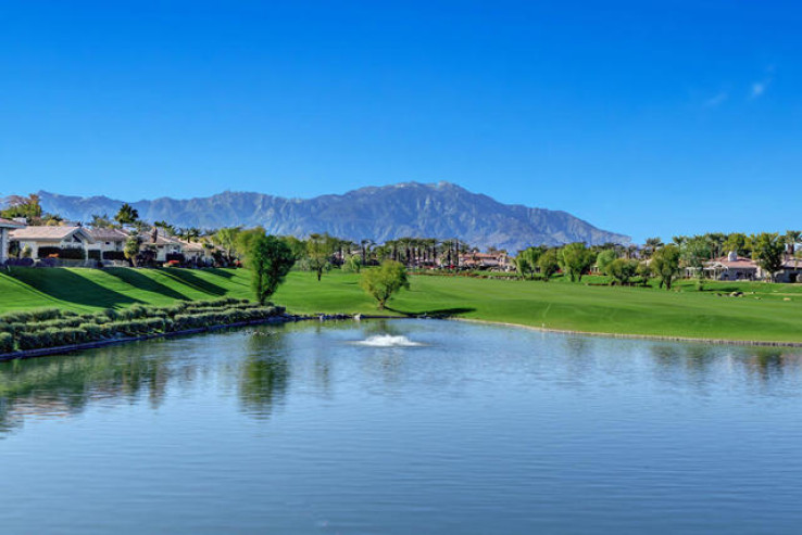 Residential Home in East Palm Desert