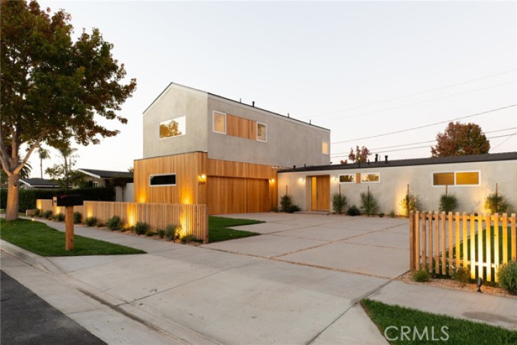 4 Bed Home for Sale in Costa Mesa, California