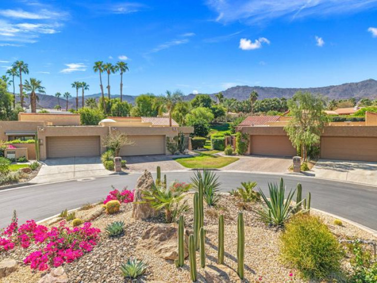 2 Bed Home for Sale in Palm Desert, California