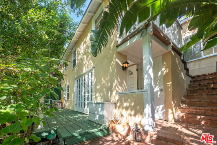 Residential Home in Beverly Hills Post Office