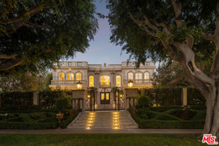 Residential Home in Beverly Hills