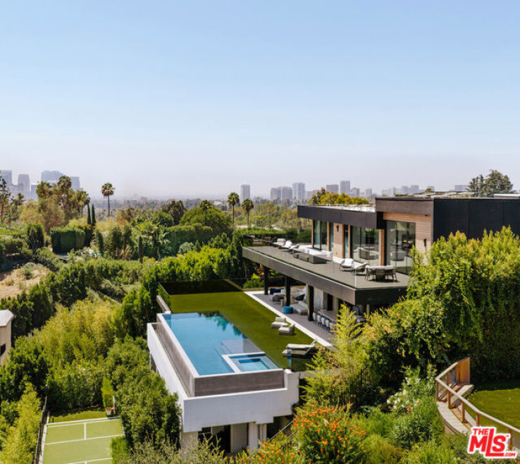 7 Bed Home for Sale in Beverly Hills, California