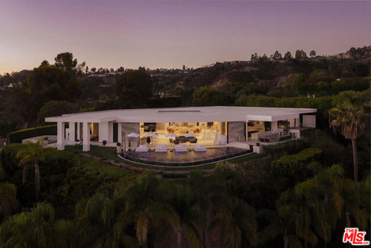 8 Bed Home for Sale in Beverly Hills, California