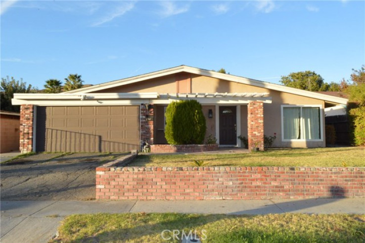 4 Bed Home for Sale in Canyon Country, California