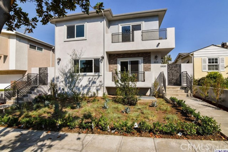 3 Bed Home for Sale in Burbank, California