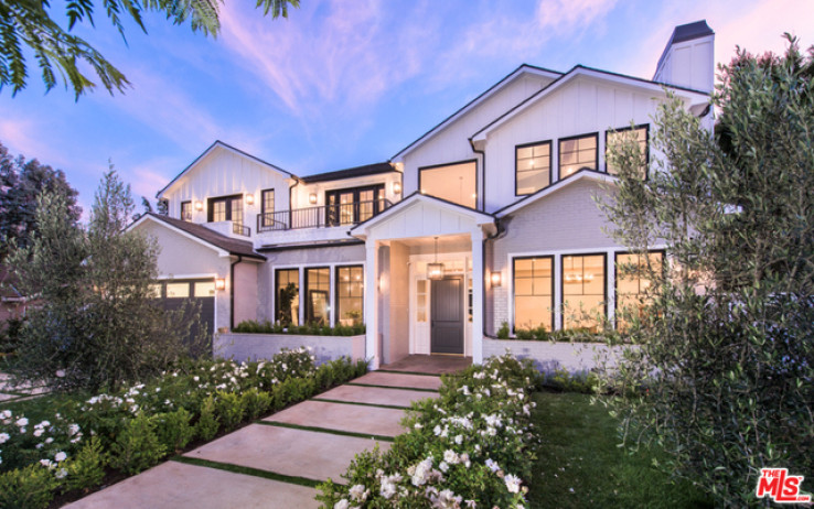 Residential Home in Pacific Palisades