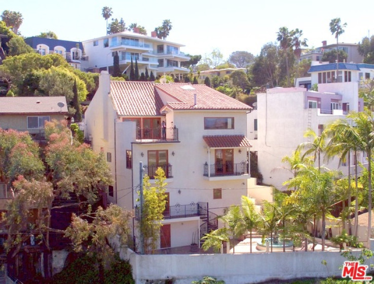 5 Bed Home for Sale in Playa del Rey, California