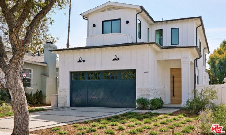 5 Bed Home for Sale in Santa Monica, California