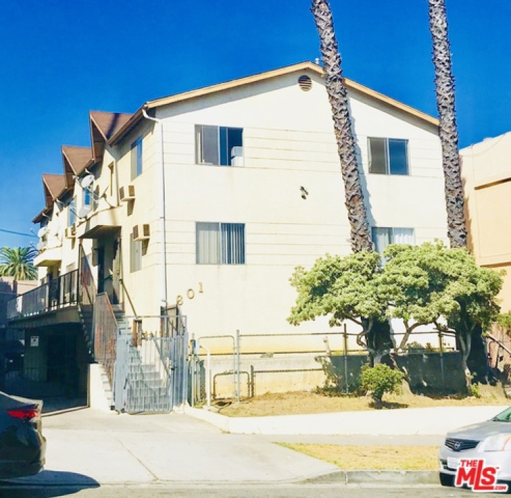 Residential Income in Mid-Wilshire