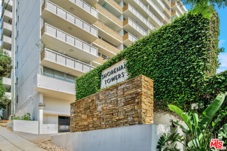 Residential Home in Sunset Strip - Hollywood Hills West