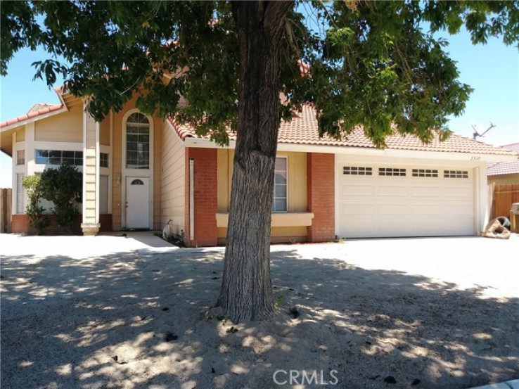 4 Bed Home for Sale in Palmdale, California