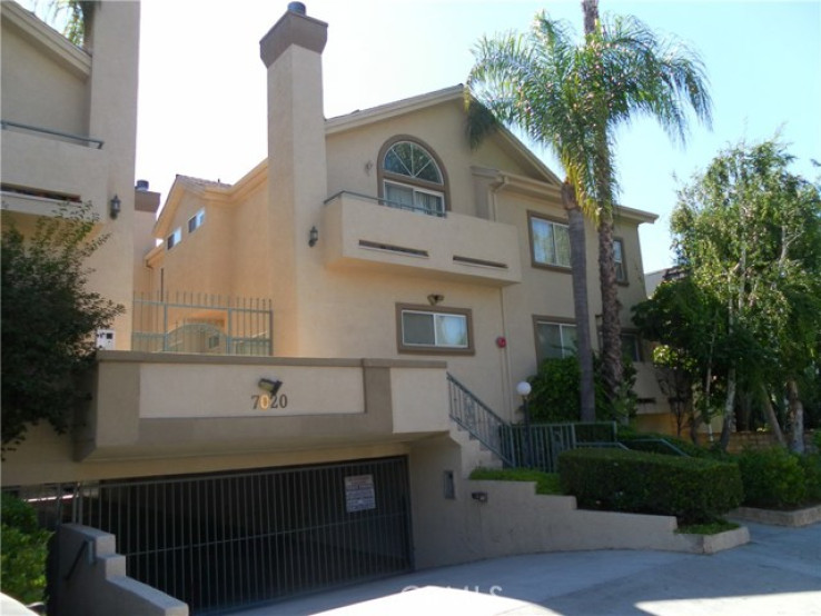 3 Bed Home for Sale in Van Nuys, California
