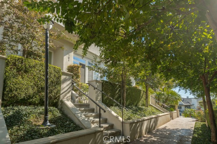3 Bed Home for Sale in Burbank, California