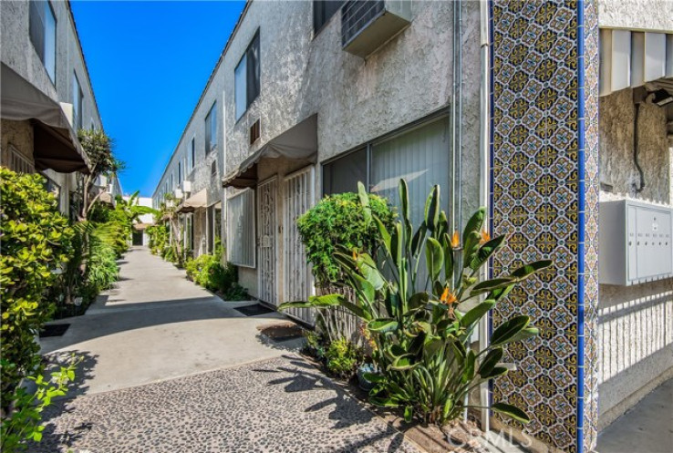 Residential Home in North Hollywood